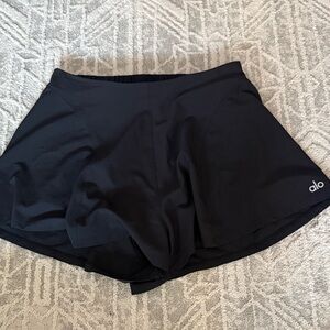 ALO Yoga Women's Dark Athletic Shorts/ flowy like a skirt